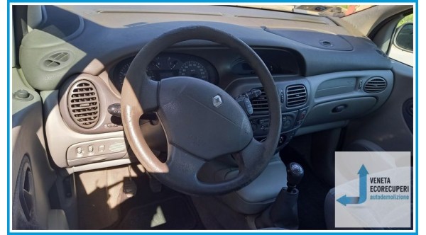 RENAULT MEGANE 1a Serie  del 2002 parti usate e ricambi