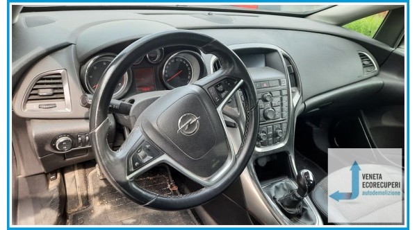 OPEL ASTRA P10 del 2010 parti usate e ricambi