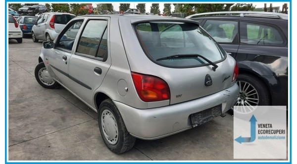 FORD FIESTA DX del 1997 parti usate e ricambi