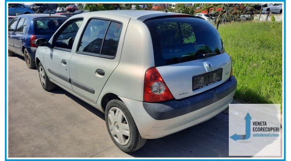 RENAULT CLIO 2a Serie  del 2003 parti usate e ricambi