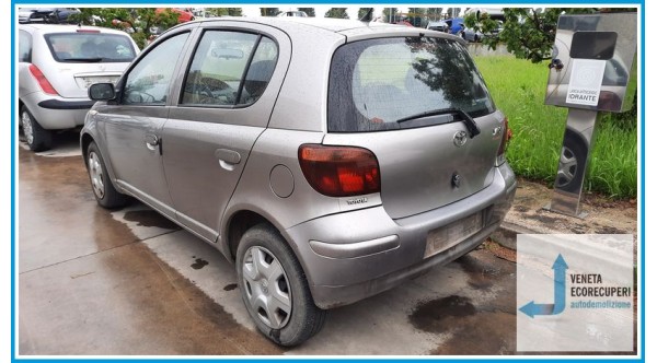 TOYOTA YARIS JPP del 2004 parti usate e ricambi