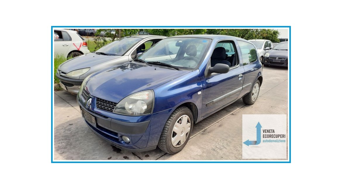 RENAULT CLIO 2a Serie  del 2003 parti usate e ricambi