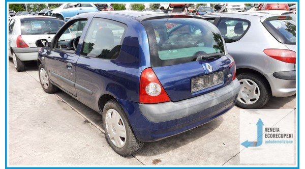 RENAULT CLIO 2a Serie  del 2003 parti usate e ricambi