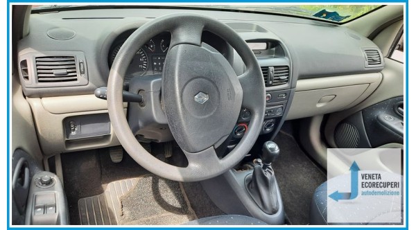 RENAULT CLIO 2a Serie  del 2003 parti usate e ricambi