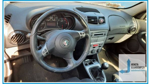 ALFA ROMEO 147 W8 del 2009 parti usate e ricambi
