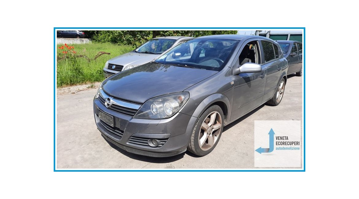 OPEL ASTRA A04 del 2004 parti usate e ricambi