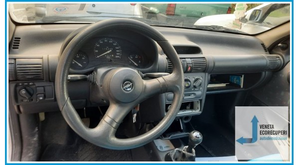 OPEL CORSA S93 del 1997 parti usate e ricambi