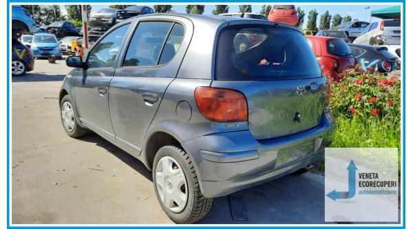 TOYOTA YARIS FRP del 2005 parti usate e ricambi
