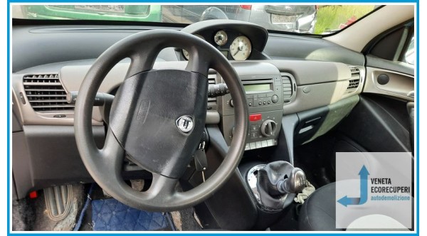 LANCIA YPSILON TE del 2006 parti usate e ricambi