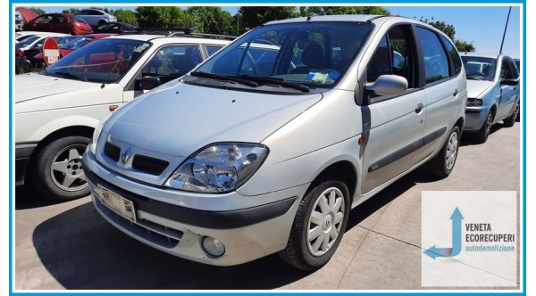 RENAULT SCENIC  del 2002 parti usate e ricambi