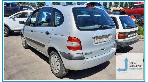 RENAULT SCENIC  del 2002 parti usate e ricambi