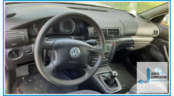 VOLKSWAGEN PASSAT 3B del 2003 parti usate e ricambi
