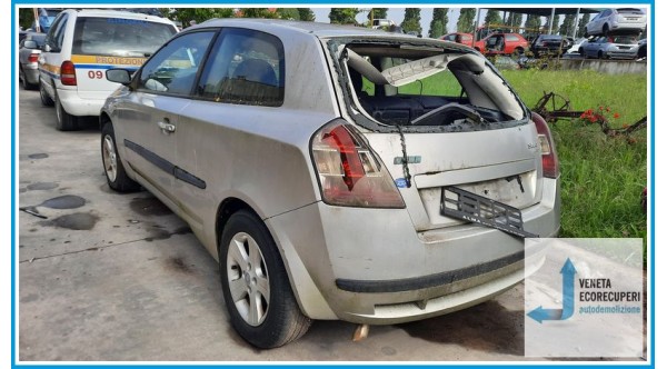 FIAT STILO 2C del 2003 parti usate e ricambi