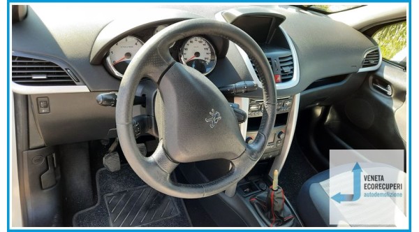 PEUGEOT 207  del 2010 parti usate e ricambi