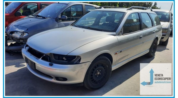 OPEL VECTRA J96 del 2000 parti usate e ricambi