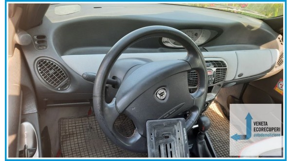 LANCIA Y  del 2003 parti usate e ricambi