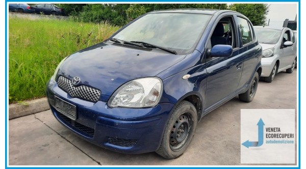 TOYOTA YARIS FRP del 2004 parti usate e ricambi