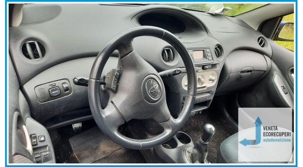 TOYOTA YARIS FRP del 2004 parti usate e ricambi