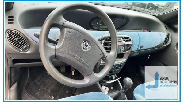 LANCIA Y  del 2003 parti usate e ricambi