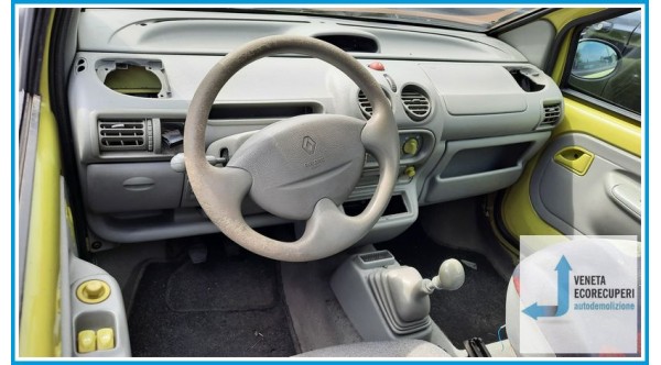 RENAULT TWINGO 1a Serie  del 1999 parti usate e ricambi
