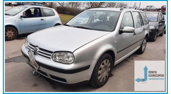 VOLKSWAGEN GOLF 1J del 2001 parti usate e ricambi
