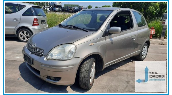 TOYOTA YARIS FRP del 2003 parti usate e ricambi