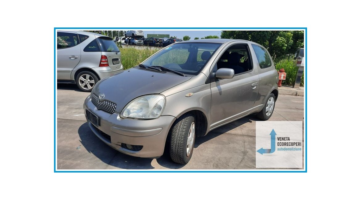 TOYOTA YARIS FRP del 2003 parti usate e ricambi