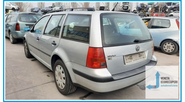 VOLKSWAGEN GOLF 1J del 2001 parti usate e ricambi