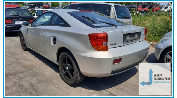 TOYOTA CELICA  del 2002 parti usate e ricambi