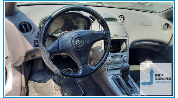 TOYOTA CELICA  del 2002 parti usate e ricambi