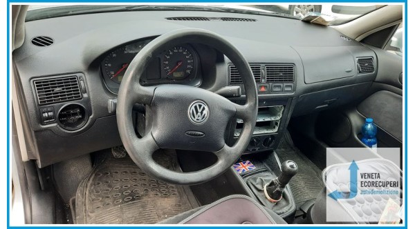 VOLKSWAGEN GOLF 1J del 2001 parti usate e ricambi