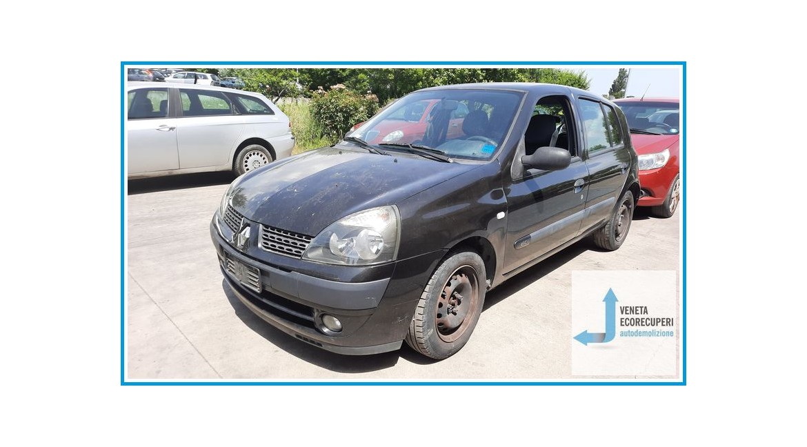 RENAULT CLIO 2a Serie  del 2003 parti usate e ricambi