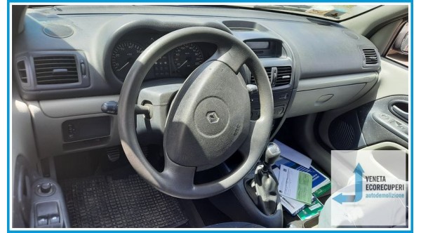 RENAULT CLIO 2a Serie  del 2003 parti usate e ricambi