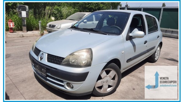 RENAULT CLIO 2a Serie  del 2002 parti usate e ricambi
