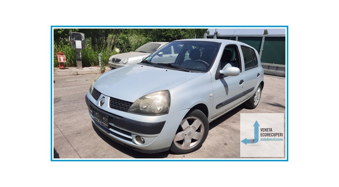 RENAULT CLIO 2a Serie  del 2002 parti usate e ricambi