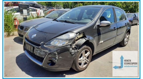 RENAULT CLIO 3a Serie  del 2010 parti usate e ricambi