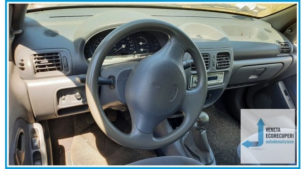 RENAULT CLIO 2a Serie  del 1998 parti usate e ricambi