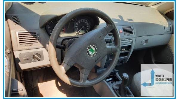SKODA FABIA 6Y del 2001 parti usate e ricambi
