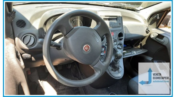 FIAT PANDA 0X del 2011 parti usate e ricambi