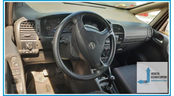 OPEL ZAFIRA T98 del 2001 parti usate e ricambi