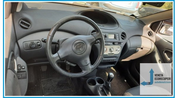 TOYOTA YARIS FRP del 2005 parti usate e ricambi