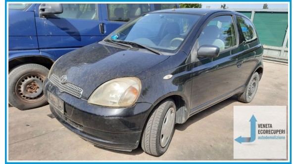 TOYOTA YARIS JPP del 2000 parti usate e ricambi