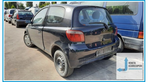 TOYOTA YARIS JPP del 2000 parti usate e ricambi
