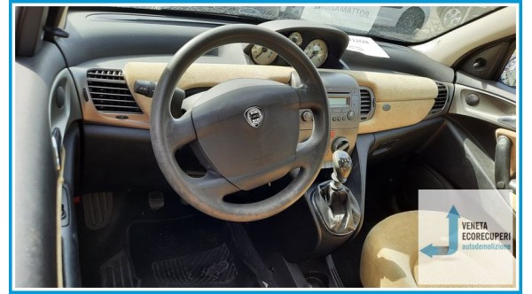 LANCIA YPSILON TE del 2005 parti usate e ricambi