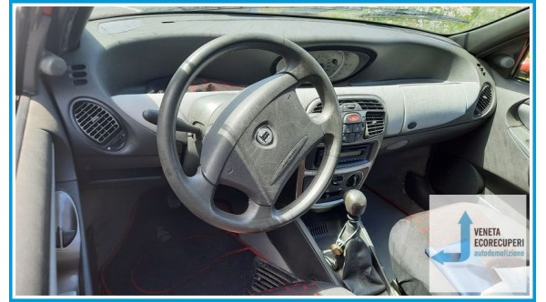 LANCIA Y  del 2003 parti usate e ricambi