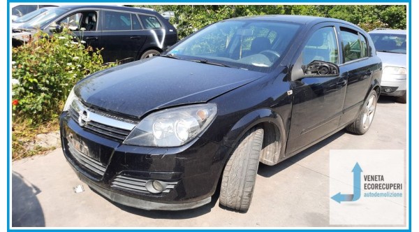 OPEL ASTRA A04 del 2004 parti usate e ricambi
