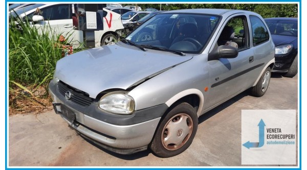 OPEL CORSA S93 del 1997 parti usate e ricambi