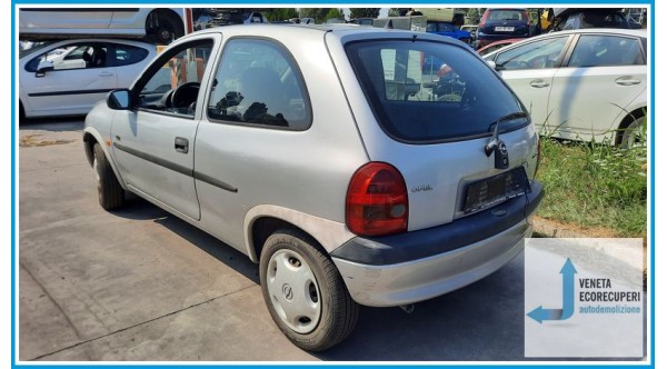 OPEL CORSA S93 del 1997 parti usate e ricambi