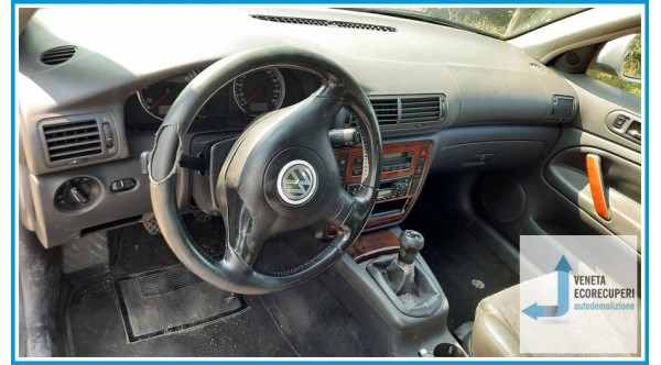 VOLKSWAGEN PASSAT 3B del 2006 parti usate e ricambi