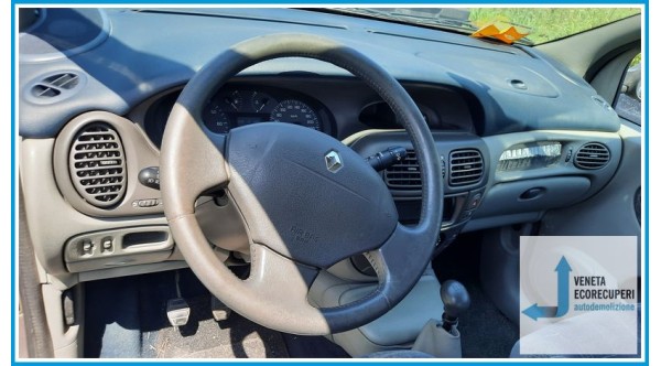 RENAULT MEGANE 1a Serie  del 1999 parti usate e ricambi